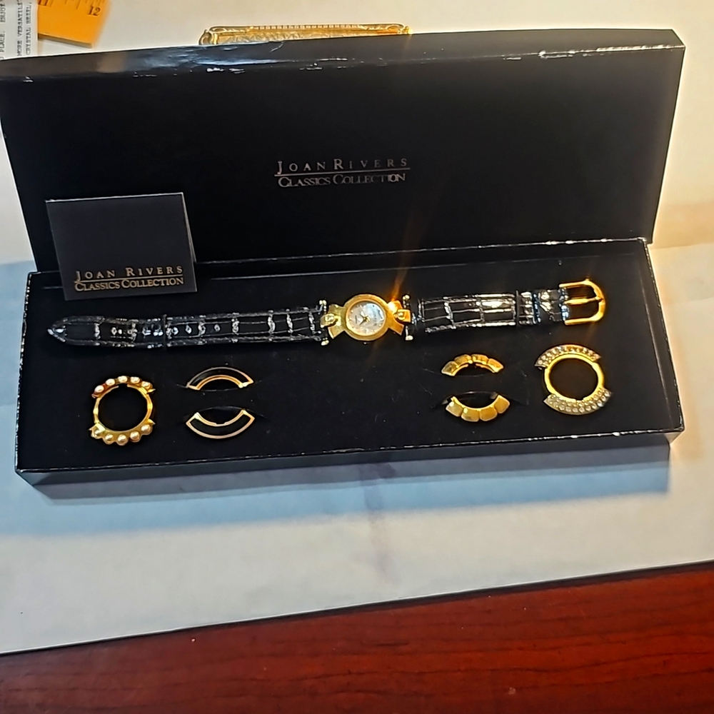 Joan River Women's Wristwatch ⌚️ NWT